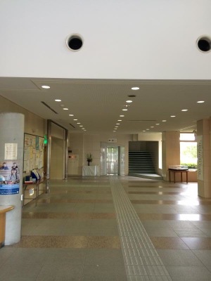 パブリネット 岩国市中央図書館 岩国市南岩国町