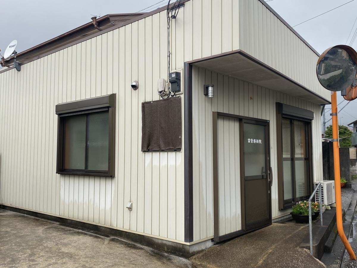 横から見た写真