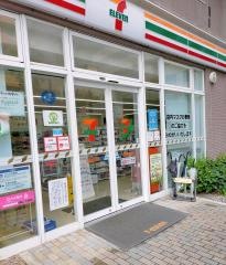 セブンイレブン　東横INN中部国際空港本館店