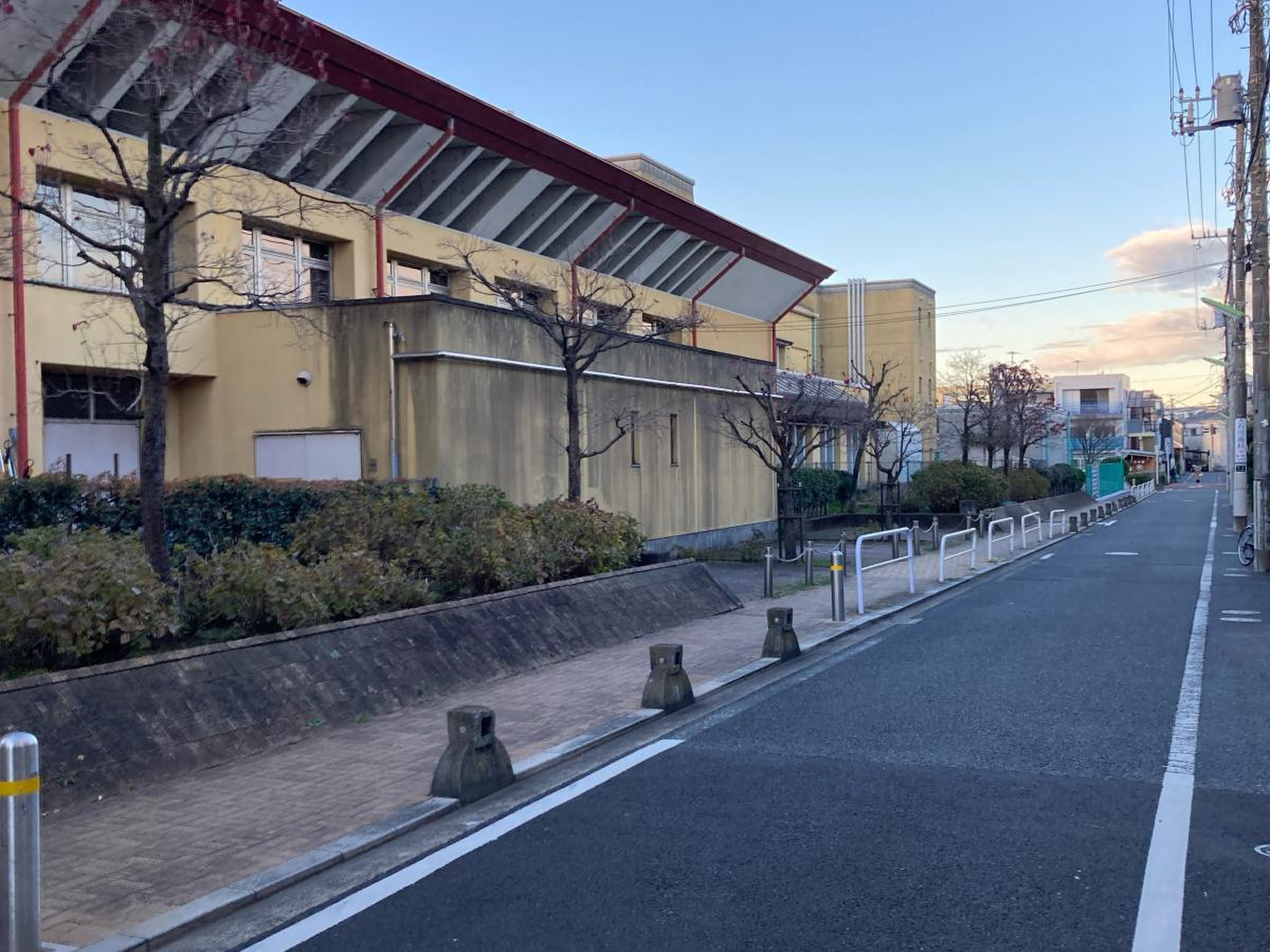 世田谷 区立 中町 小学校