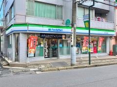 ファミリーマート　みのり台駅南店