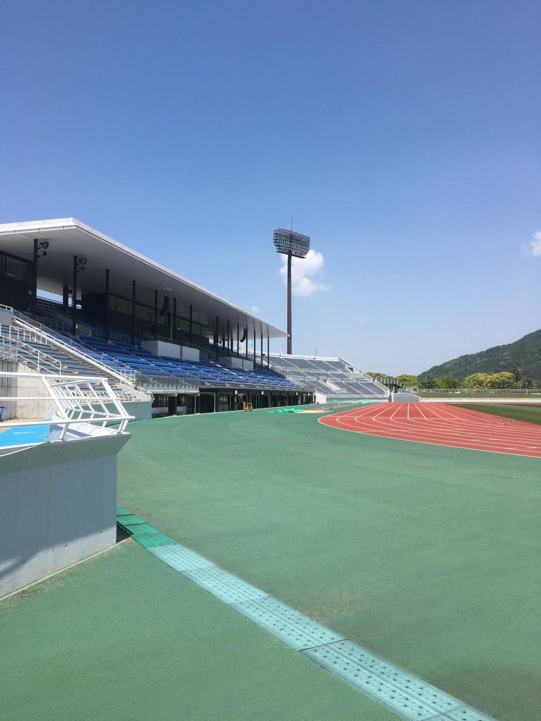 紀 三井 寺 公園 陸上 競技 場