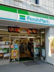 ファミリーマート　多摩センター駅南店
