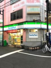ファミリーマート　なんば楽座店