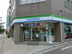 ファミリーマート　上八丁堀店