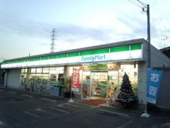 ファミリーマート　伊興本町二丁目店