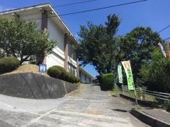 由西小学校