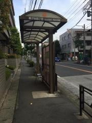 「梶が谷四丁目」バス停留所