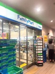 ファミリーマート　名鉄バスセンター店