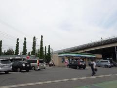ファミリーマート　川崎第三京浜入口店