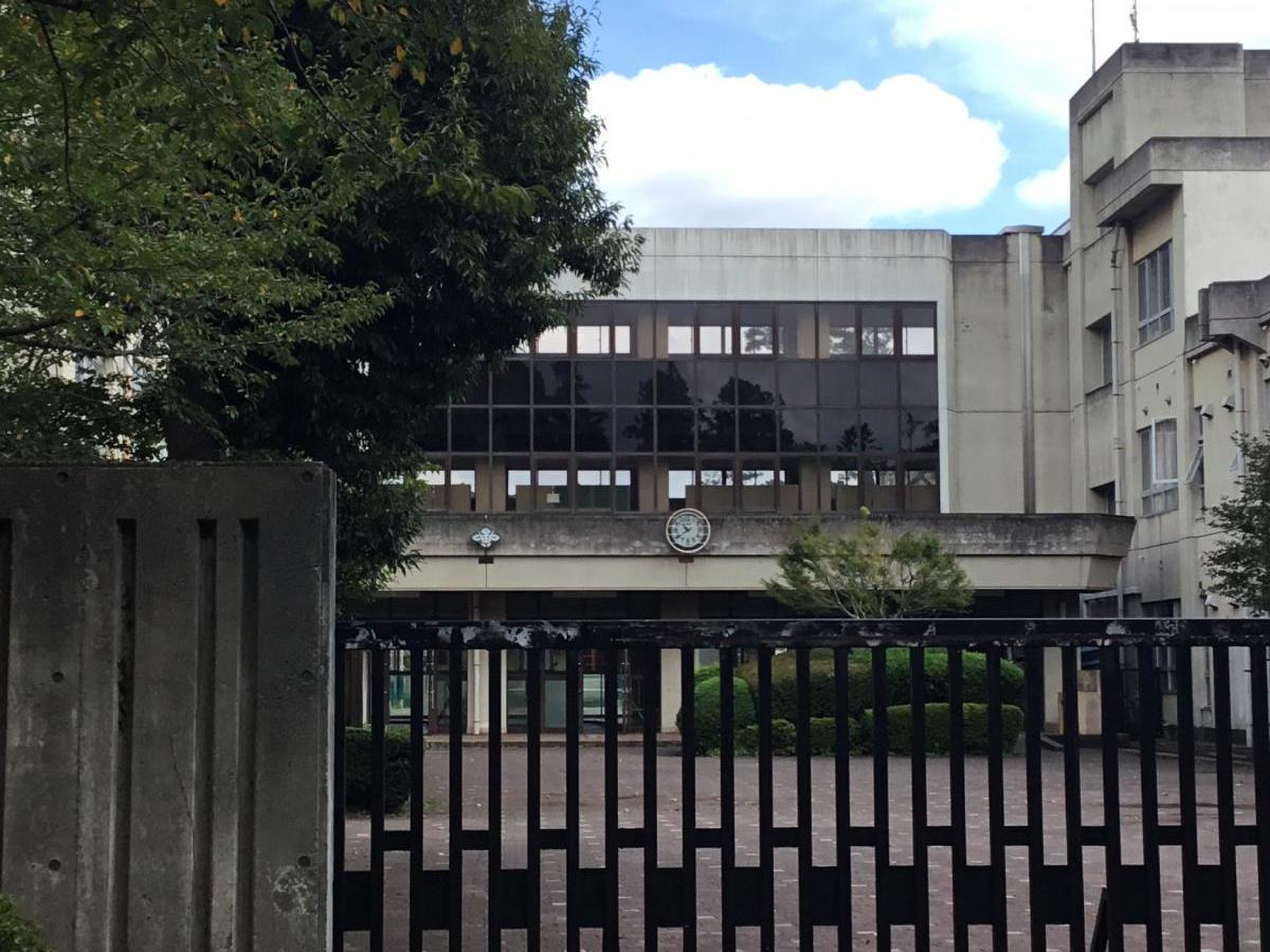 相模原 市立 由野台 中学校