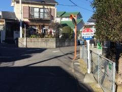 「高山緑地広場」バス停留所