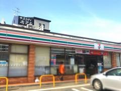 セブンイレブン　牛久南店