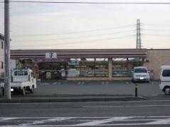 セブンイレブン　伊勢原下糟屋歌川店