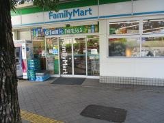 ファミリーマート　女学院前店
