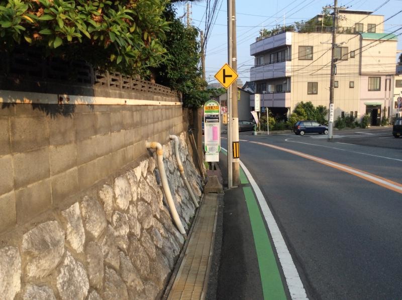坂の上から