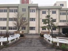 鴻茎小学校