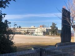 鴻茎小学校
