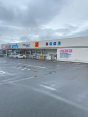 ウエルシア　岩瀬鏡石店