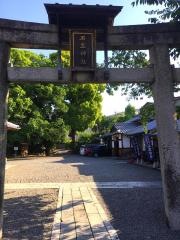 石坐神社