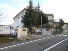 鳥見小学校