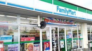 ファミリーマート　鈴鹿フラワーロード店