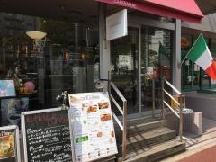カフェ・イルマーレ