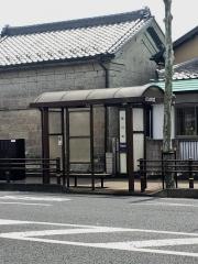 「新川町」バス停留所