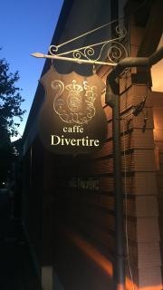 カフェ・ディヴェルティーレ