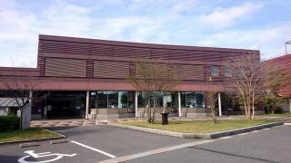 安来市立図書館