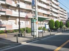 「高見三丁目」バス停留所
