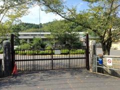 秀実小学校