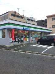 ファミリーマート　緑井三丁目店