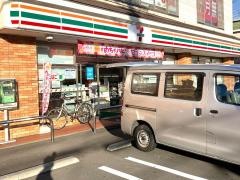 セブンイレブン 横浜日の森店