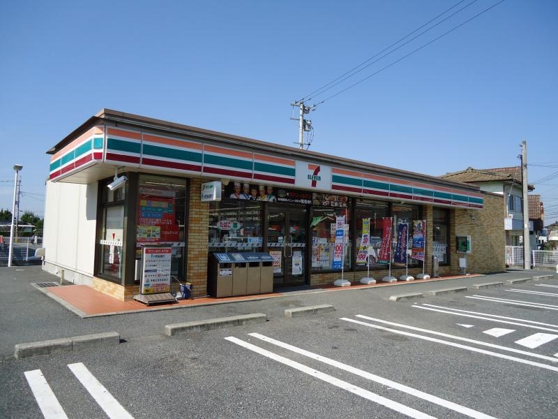 交差点角のセブンです。
