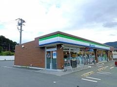 ファミリーマート　新城一鍬田店