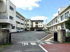三上小学校