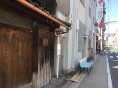 「銀行前」バス停留所