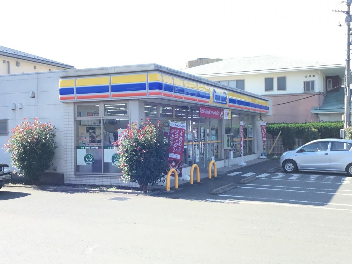 北東側から見た施設外観