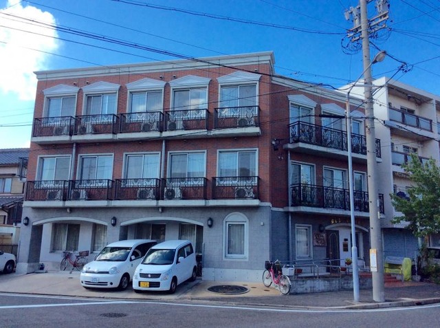 サンハウス荒子 建物全景
