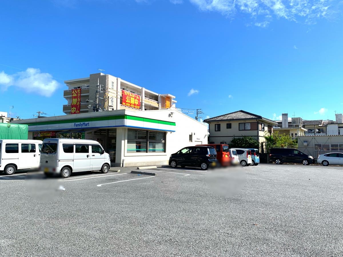 ファミリーマート  沖縄泡瀬店