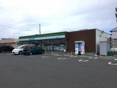 ファミリーマート　郡山谷地本町店