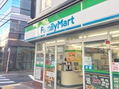 ファミリーマート　お茶の水店