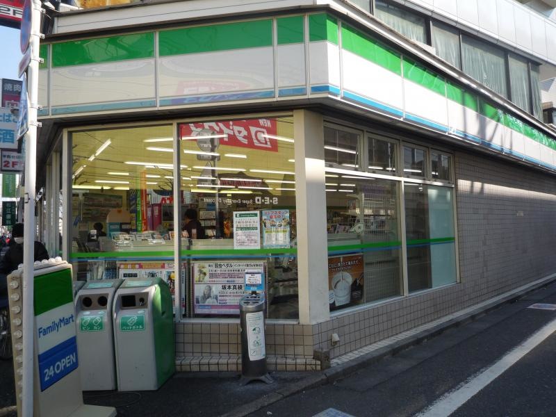 ファミリーマート平和台店 外観