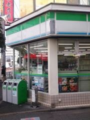 ファミリーマート　平和台店