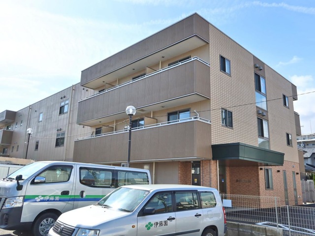 ディーフェスタめじろ台 施設外観