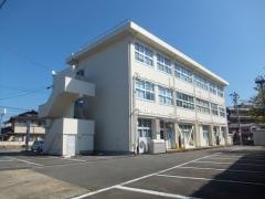 伊勢理容美容専門学校