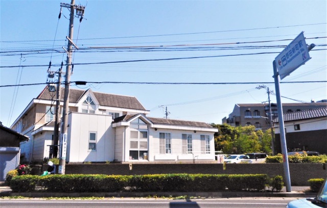 ４８号線からの外観