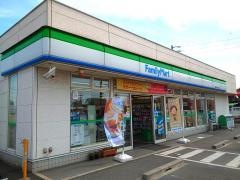 ファミリーマート　知多寺本台一丁目店