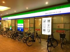 ファミリーマート　近鉄四日市駅前ふれあいモール店